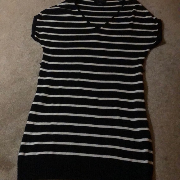 Knitted dress with short sleeves - Picture 1 of 4
